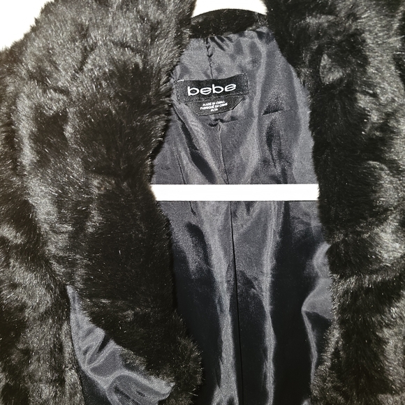 EUC bebe Faux fur crop jacket - Picture 2 of 7